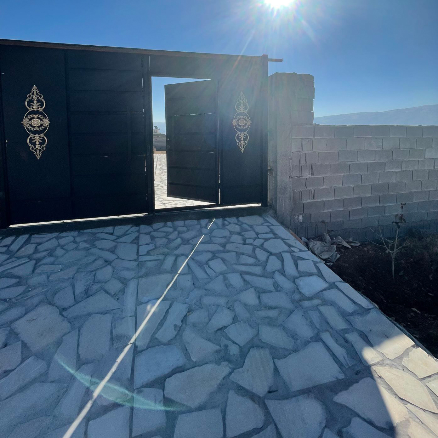 باغ ۱۴۰۰ متری سیاخ دارنگون